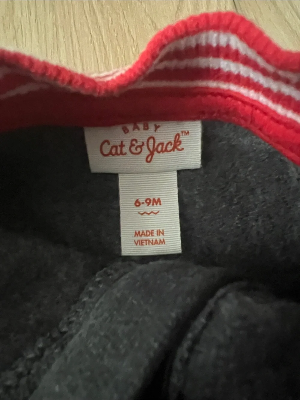 Cat & Jack 6-9M Valentines Black & Gray Baby Zip Romper with Red Heart